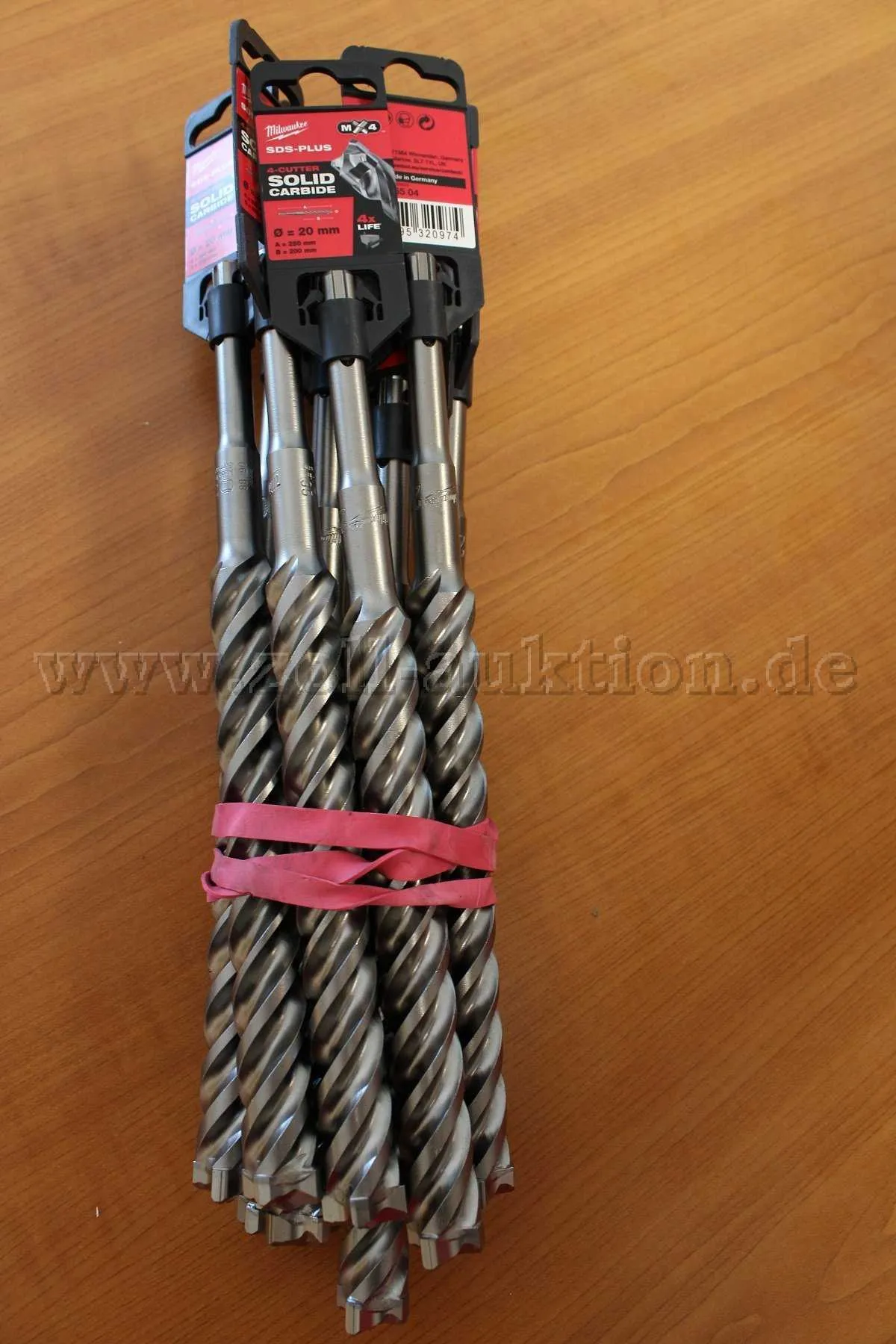 10 Milwaukee Hammerbohrer-M4-SDS-plus 20mm-200x250mm