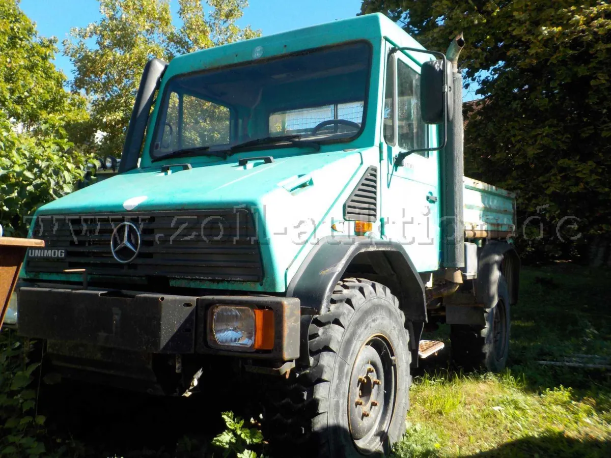1 Mercedes Benz Unimog U130 (418/50) Oldtimer / à restaurer