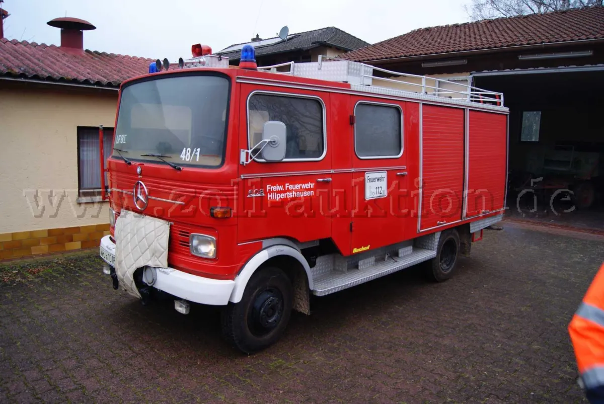 Wóz strażacki Mercedes-Benz LF8