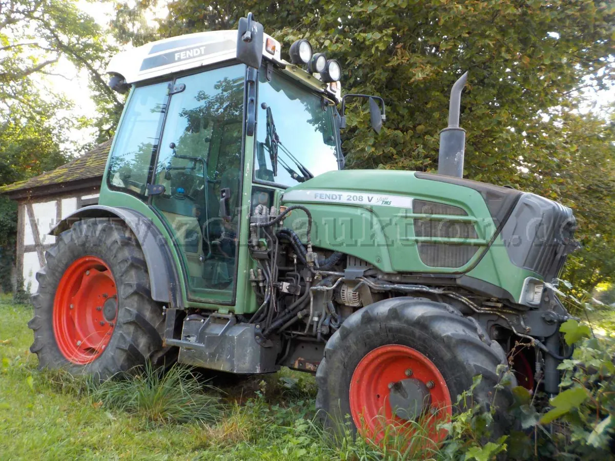 1 Schmalspur Ackerschlepper Fendt 208 V Vario TMS