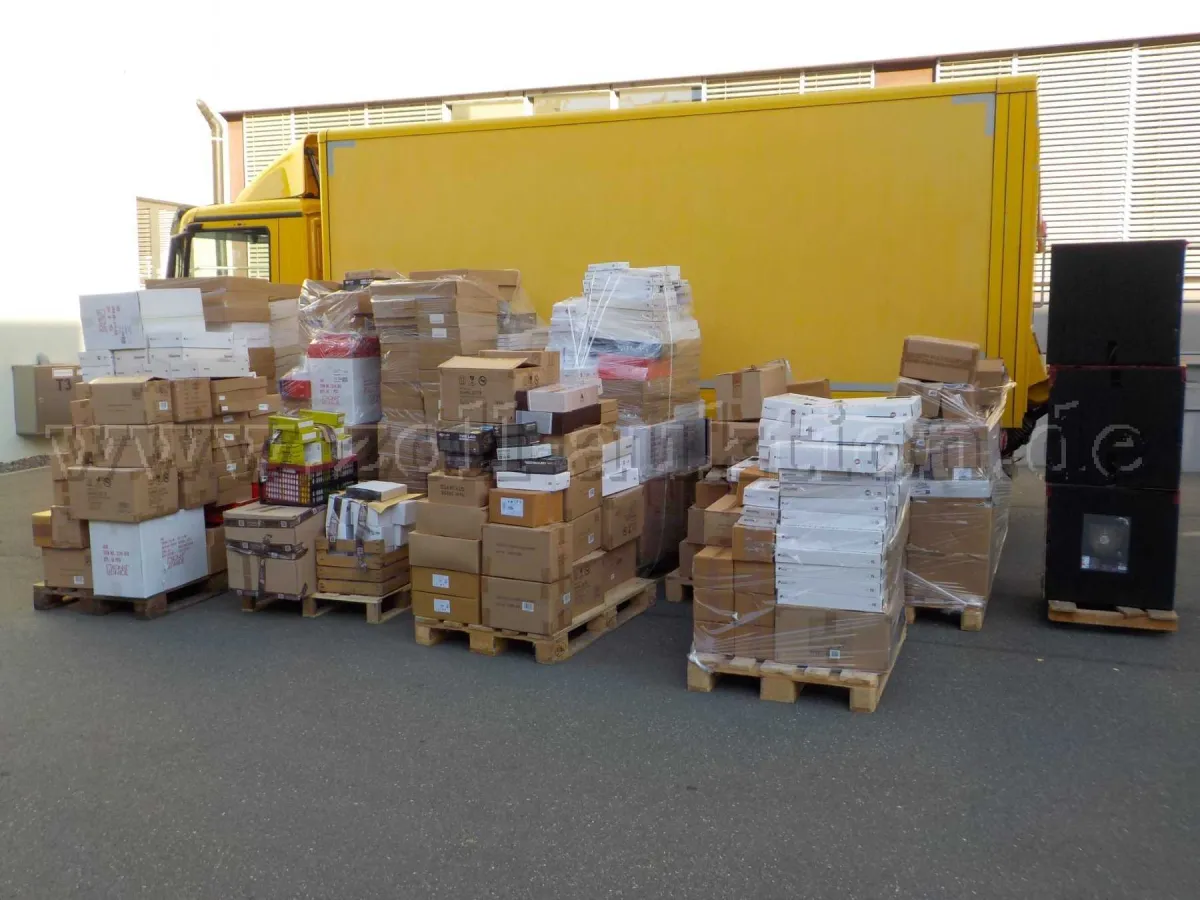 2696 articles stock restant marché de Noël et marché de Pâques commerce