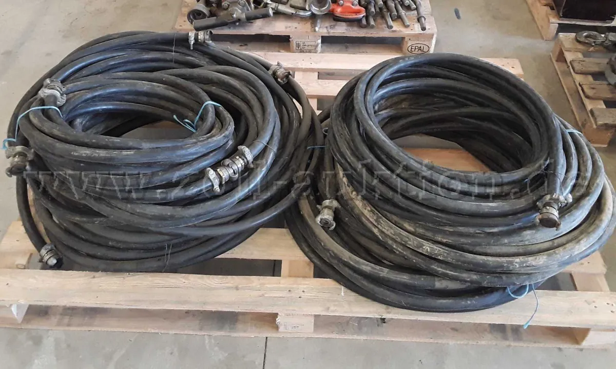 1 compressed air hoses 3/4" (approx. 150 m) with claw couplings