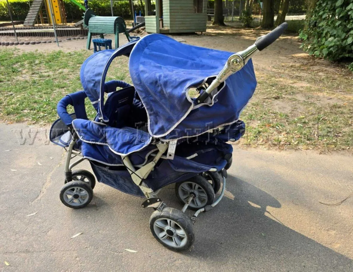 1 poussette RABO 4 enfants / quadruplés