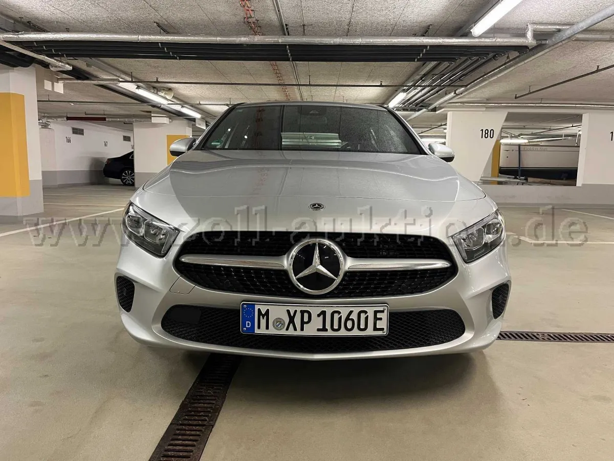1 Mercedes Benz A 250 e 8G-DCT Style