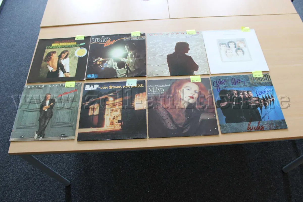 1 Konvolut mit 8 Schallplatten