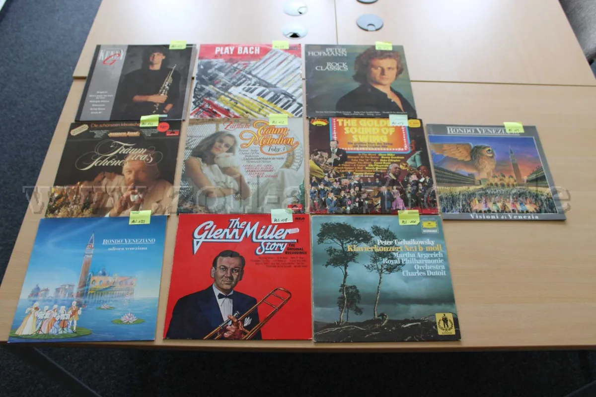 1 Konvolut mit 10 Schallplatten