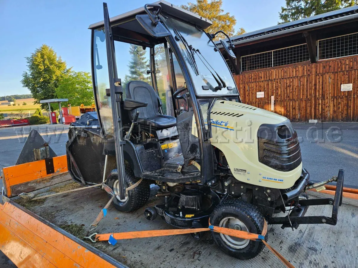 1 MTB Cub Cadet compact tractor