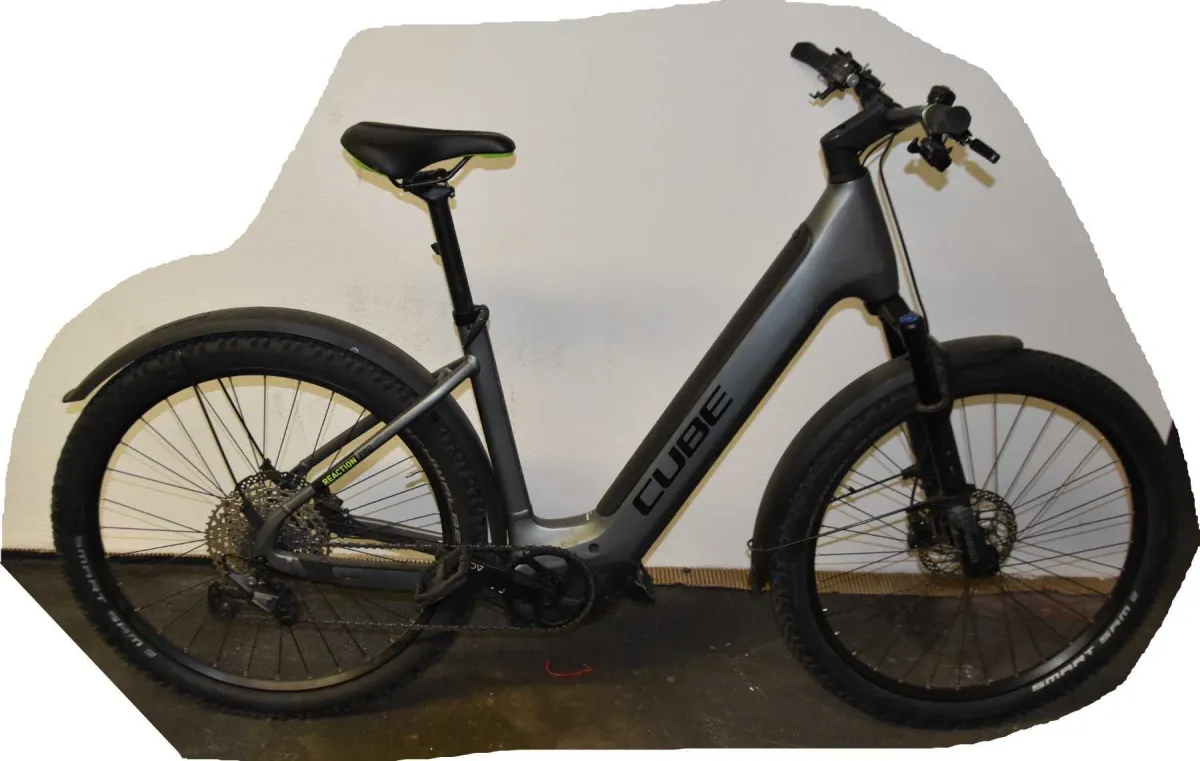 1 graues 27,5 " e-Bike "Cube" Reaction Hybrid Pro