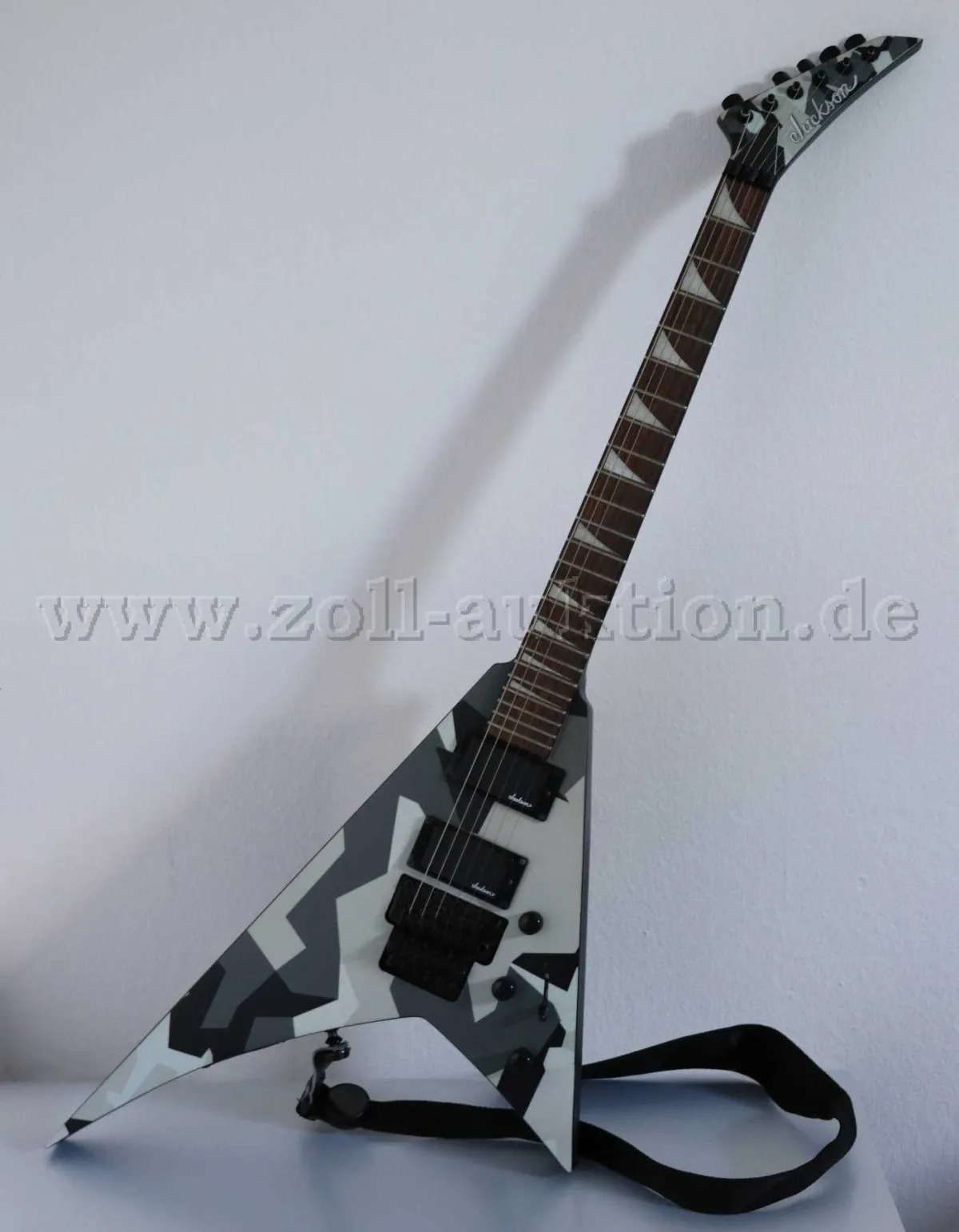 1 E-Gitarre von Jackson Modell: Randy Rhodes RRX24