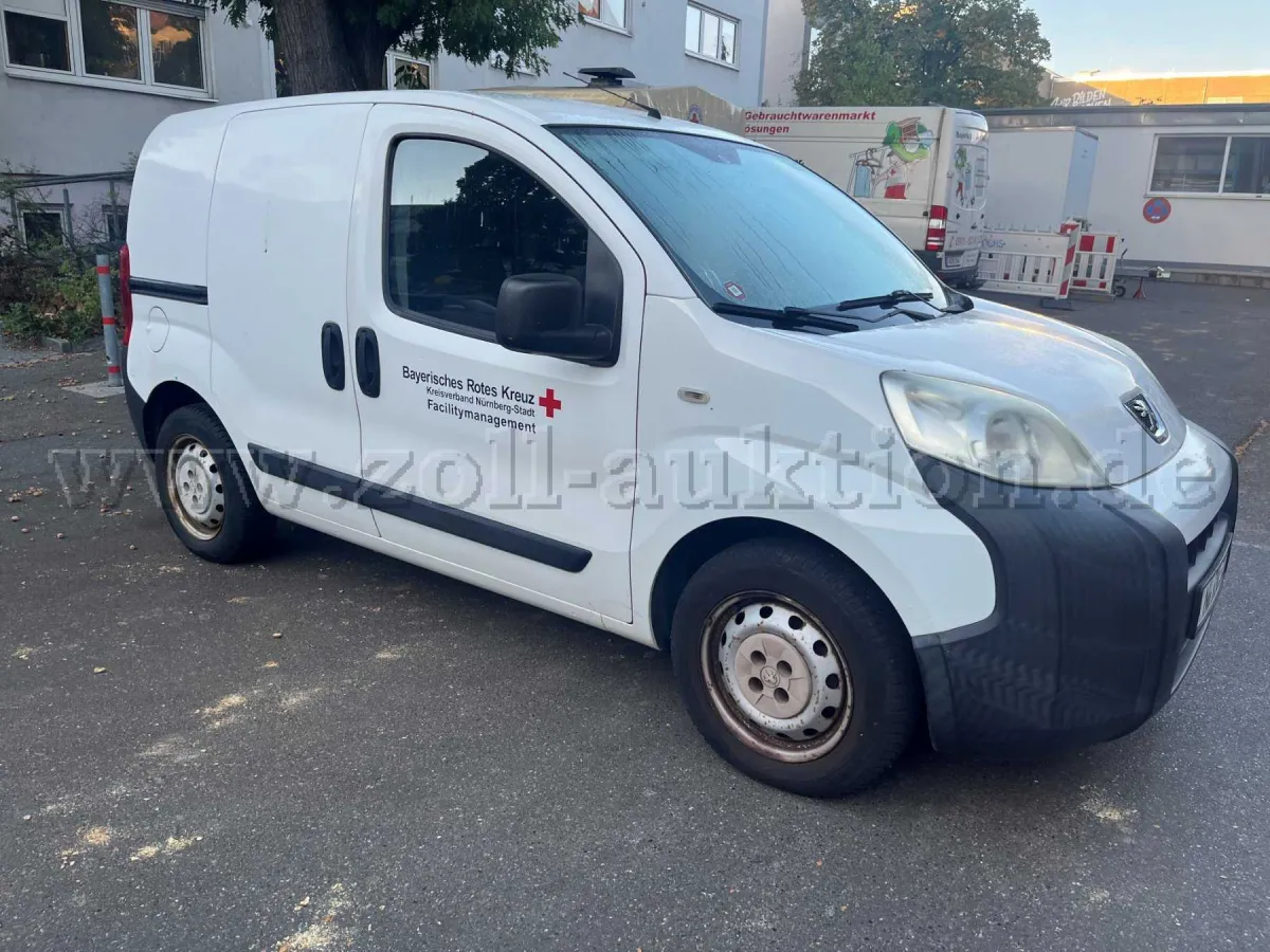 1 Peugot Bipper - Engine damage