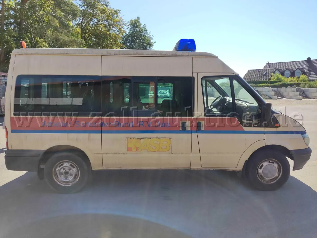 1 Ford Transit Kombi met hoog dak