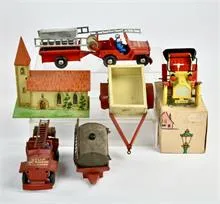 Lot de jouets en fer-blanc