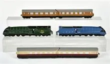 Dinky Toys, 2 trains