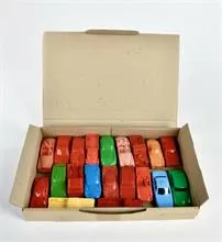 Lot de voitures en plastique