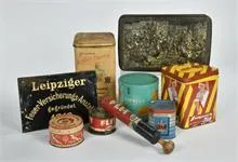 Lot blikken bussen en borden
