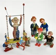 8 clowns/acrobaten
