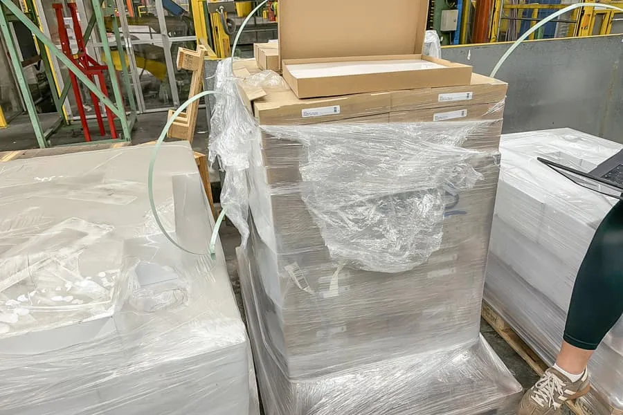 70 boxes of pallet labels