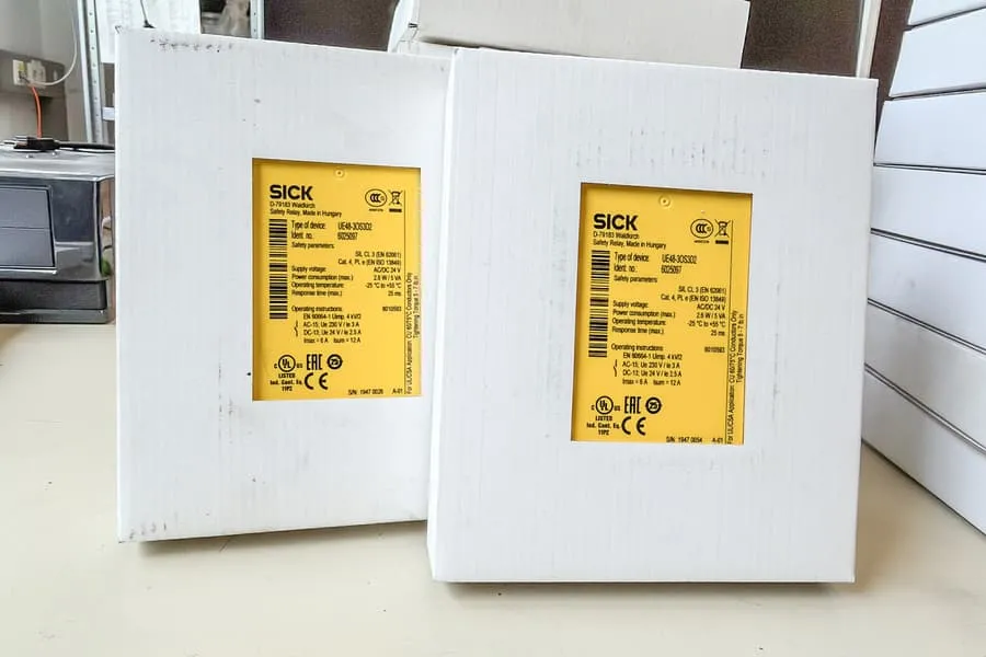 2 rozšiřující moduly SPS SICK UE48-30S3D2