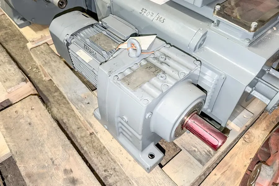 Motor SEW Eurodrive R77 DRS80M4BE2