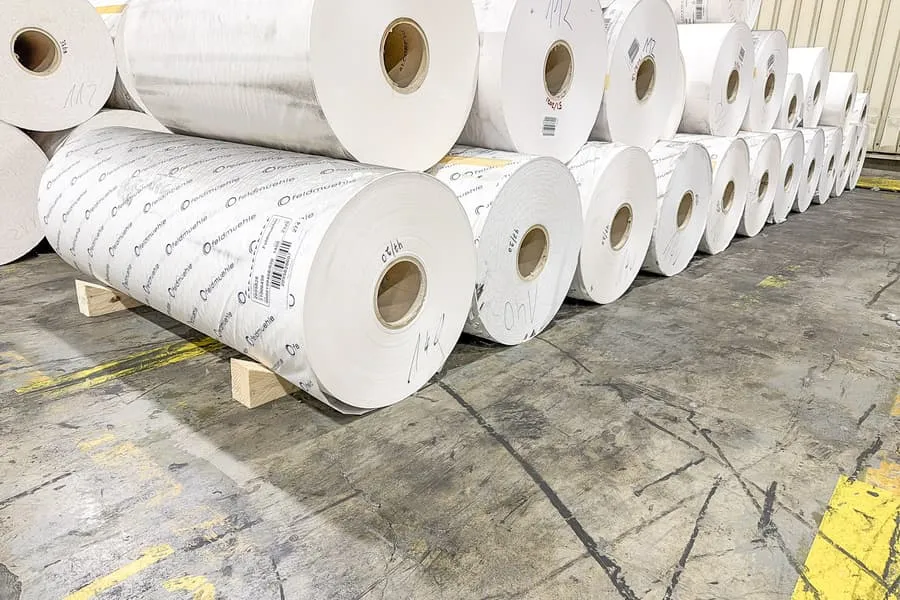 11 Rollen beschichtetes Industrieverpackungspapier, bedruckt