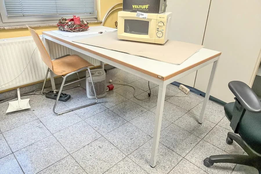Mesa y silla