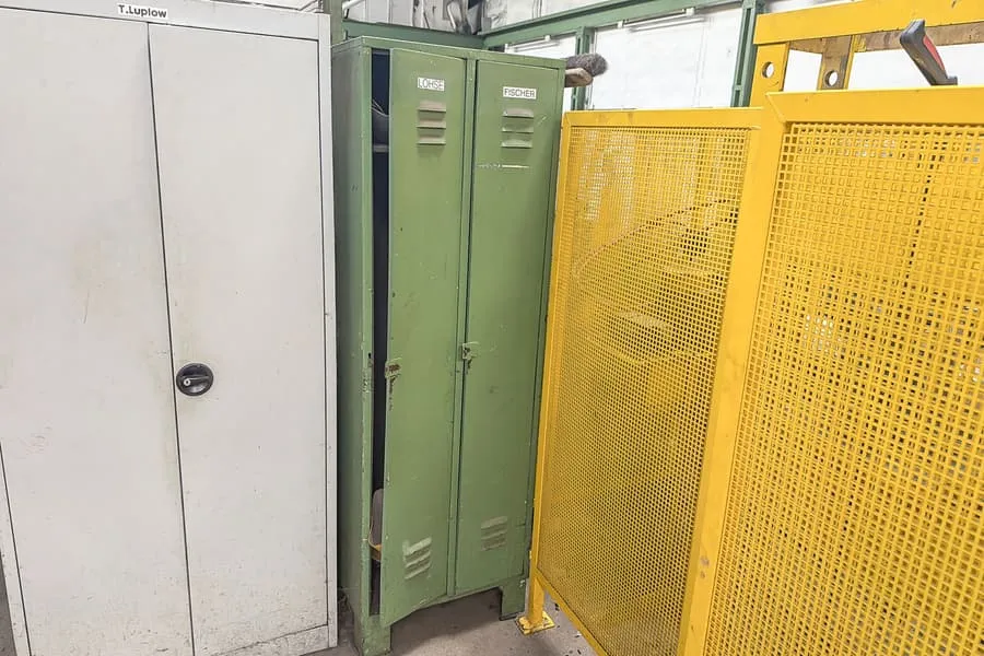 Armoire métallique, 2 portes
