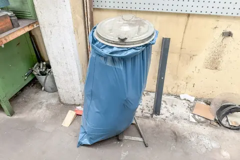 Support à sacs poubelle