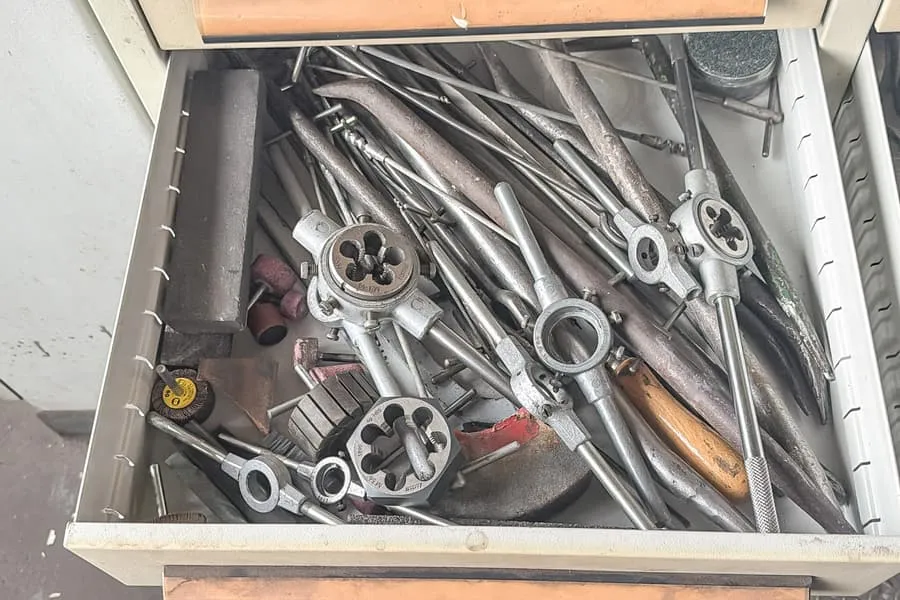 Contenu de magasin : outillage à main