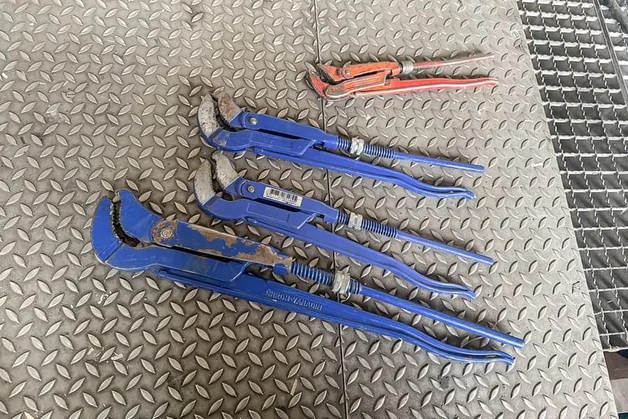 4 boru anahtarı