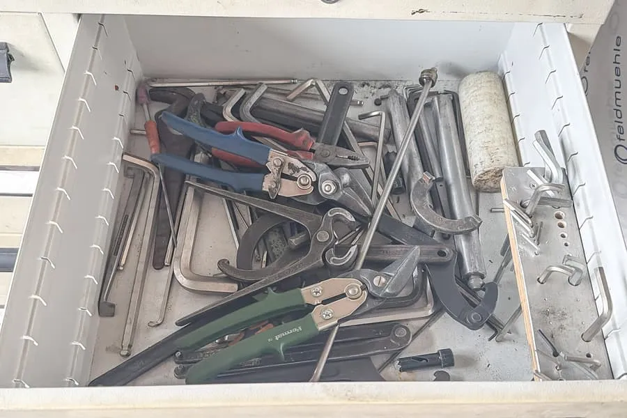 Contenu de magasin : outillage à main