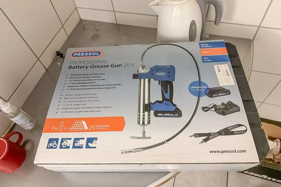 Pistolet à graisse sur batterie