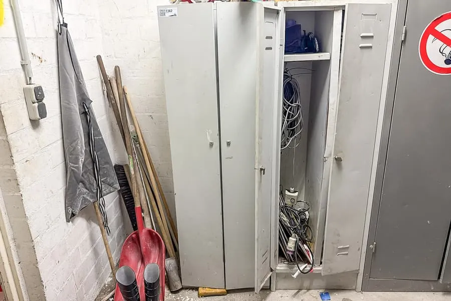 Metal locker, 2-door