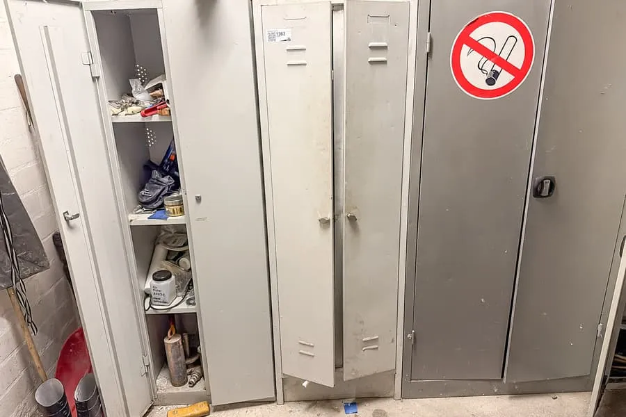 Armoire métallique, 2 portes