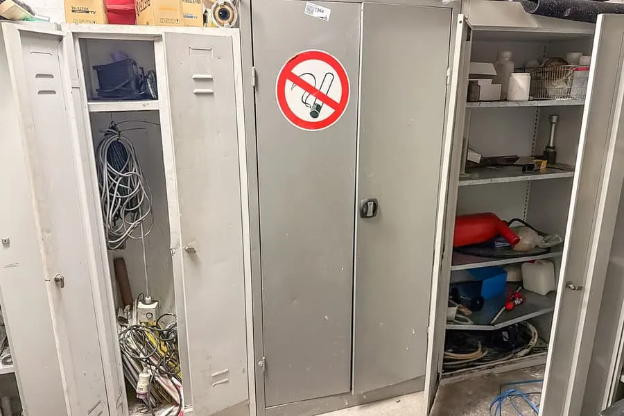 Armoire métallique, 2 portes