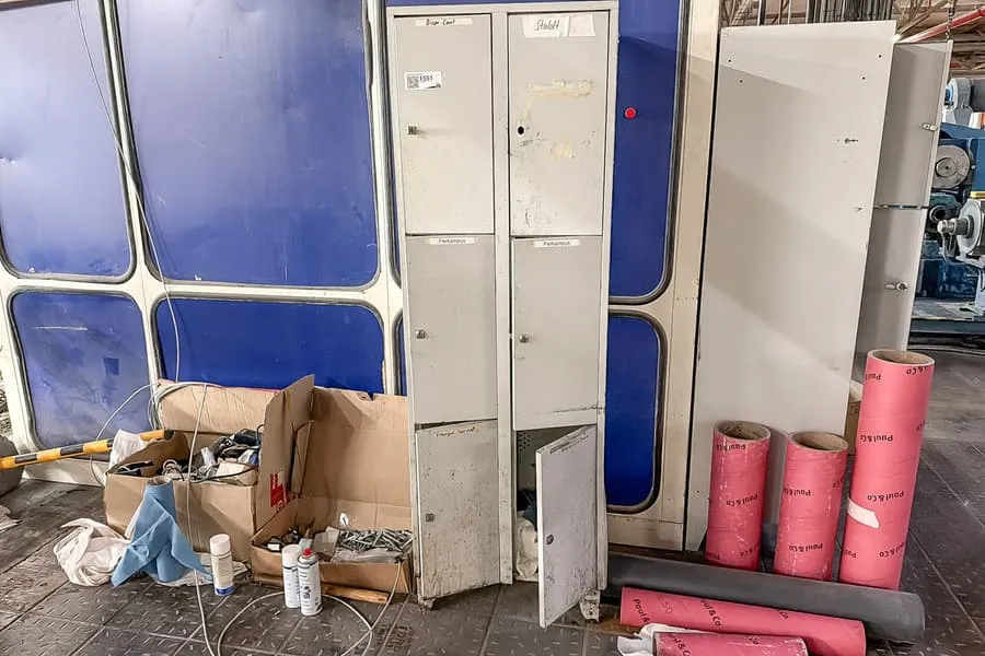 Armoire métallique, 6 portes