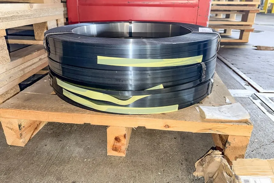 3 rolls of strapping band