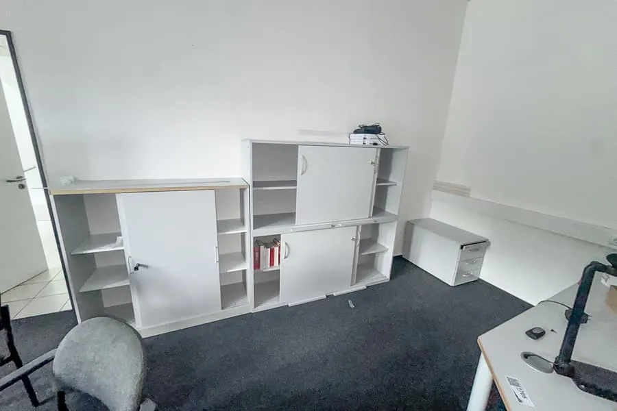 Lot de mobilier de bureau