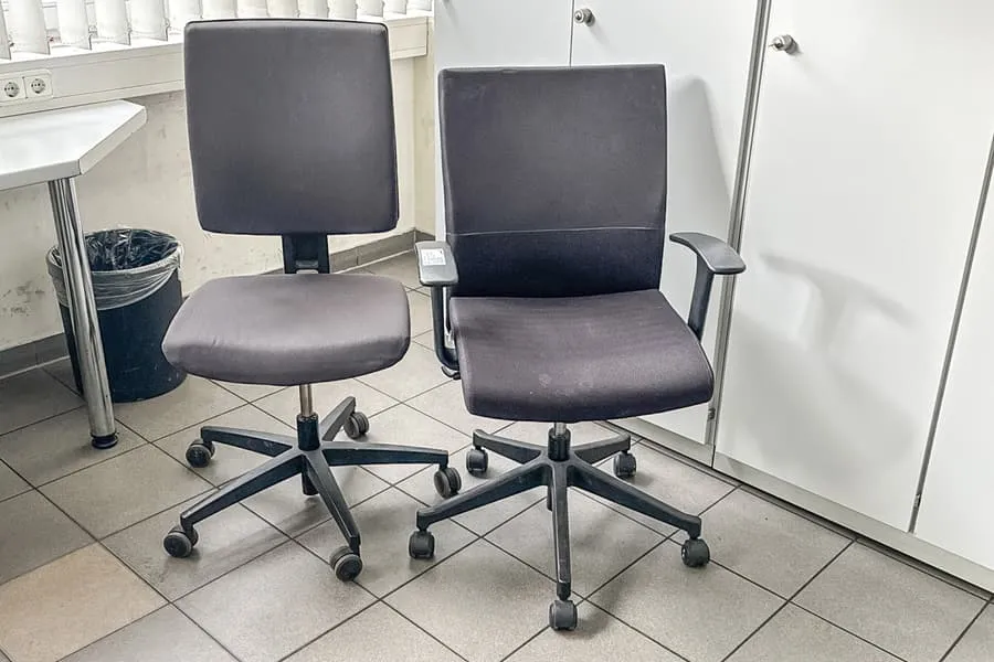 2 otočné kancelářské židle