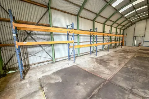 Rayonnage à palettes, env. 16,6 mètres linéaires