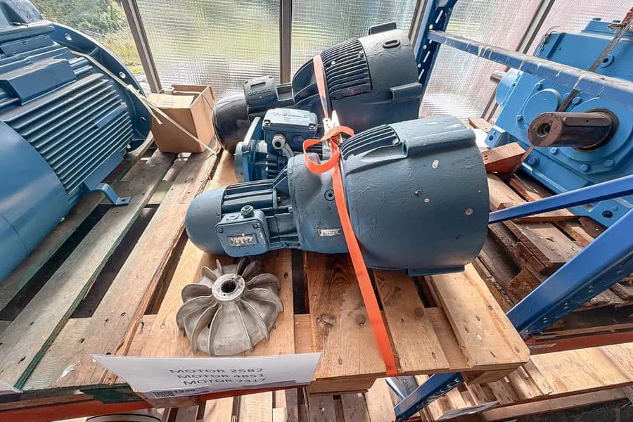 3 motoren Demag