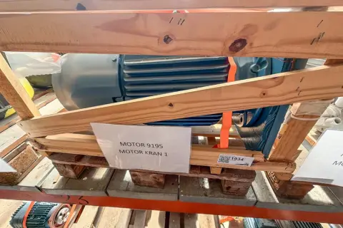 2 moteurs Demag