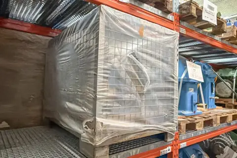 Gitterbox met tandwielen