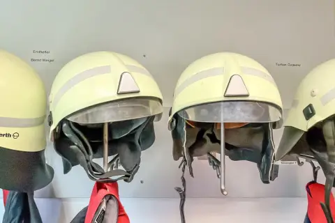 2 veiligheidshelmen Schuberth