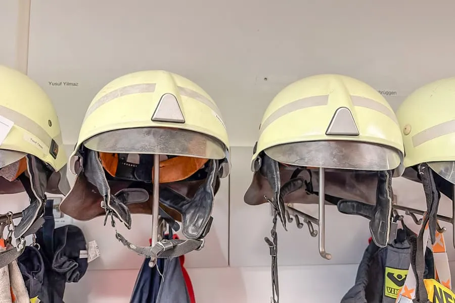 2 adet Schuberth koruyucu kask