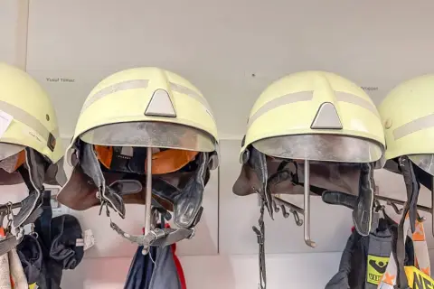 2 veiligheidshelmen Schuberth