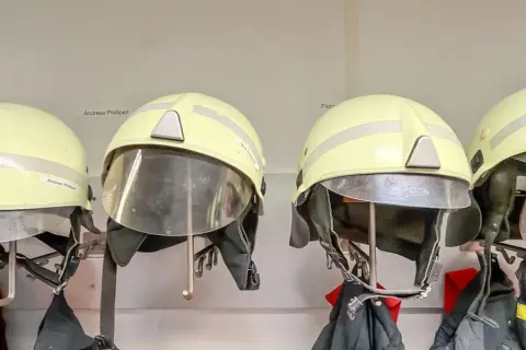 2 veiligheidshelmen Schuberth