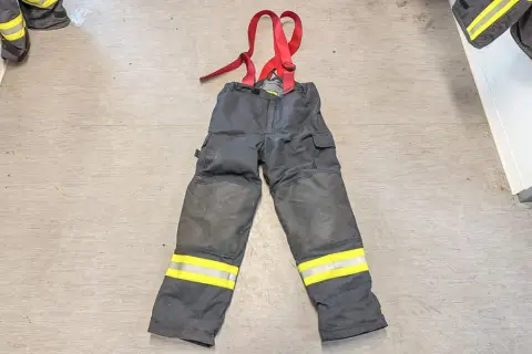 Pantalon de protection contre le feu avec bretelles Viking, taille 54