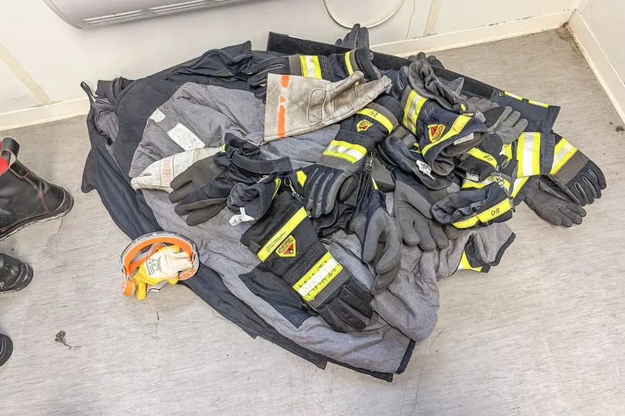Partij brandbeschermende kleding
