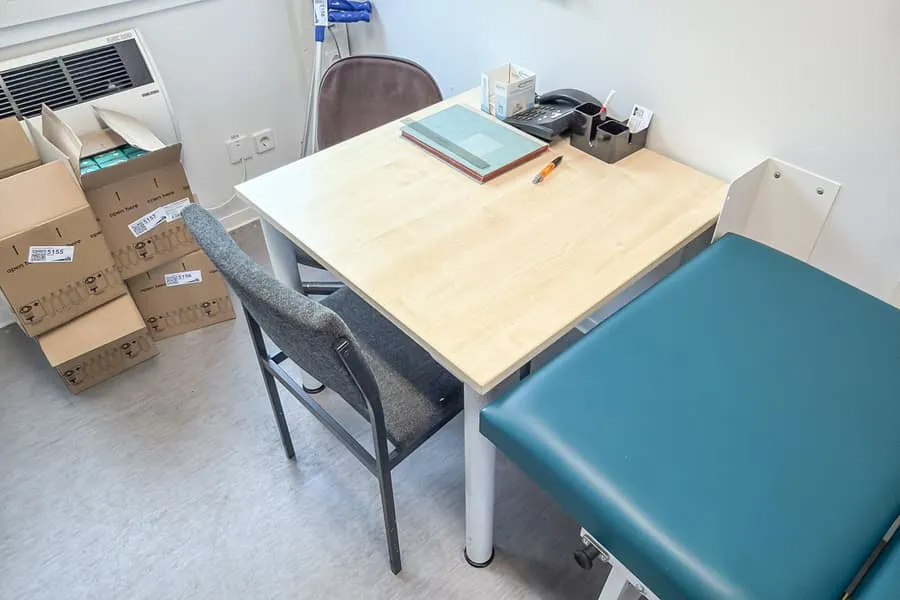 Table et 2 chaises