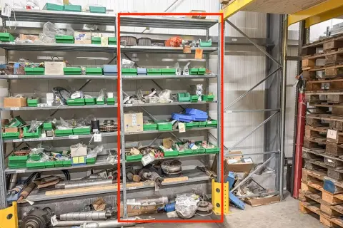 Contenu d'étagère : pièces de rechange pour machine d'emballage à rouleaux